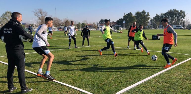 Siguieron los trabajos con pelota - La Comu de Racing Club