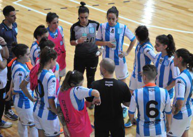 Debut y victoria - Triunfo del futsal femenino - La Comu de Racing Club