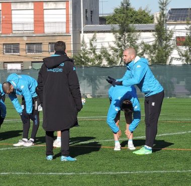 Con la mira en el amistoso del sábado - La Comu de Racing Club