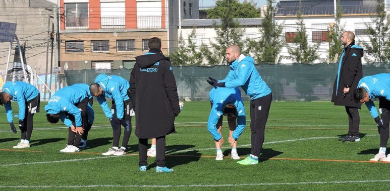 Con la mira en el amistoso del sábado - La Comu de Racing Club