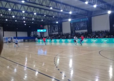 Empate para seguir - El futsal masculino remontó un partido adverso