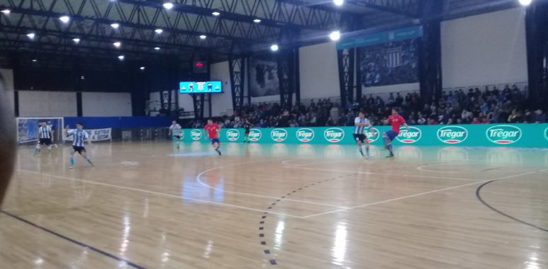 Empate para seguir - El futsal masculino remontó un partido adverso