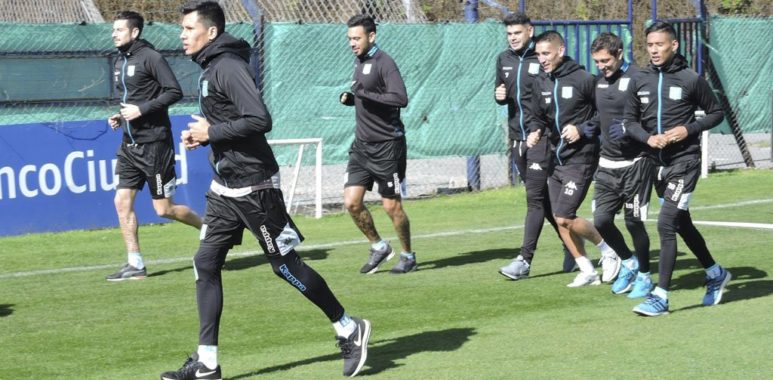 Va recuperando soldados - La Comu de Racing Club - Práctica post Vélez