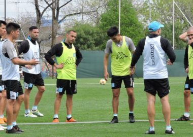 Acción a dos turnos - La Comu de Racing Club - Práctica en Avellaneda