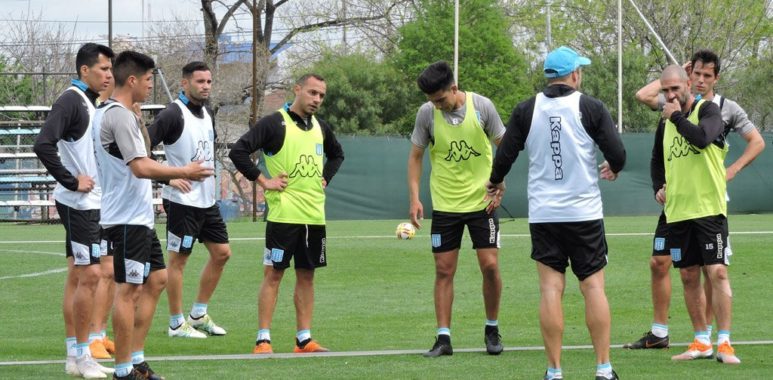 Acción a dos turnos - La Comu de Racing Club - Práctica en Avellaneda