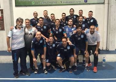 Balonmano La costumbre de estar primeros - La Comu de Racing Club