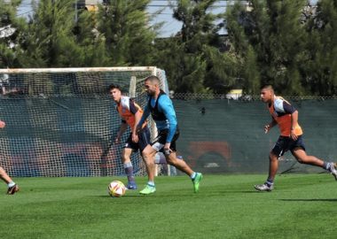 Viernes de fútbol ante la reserva - La Comu de Racing Club