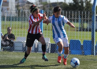 Más fuertes que nunca - La Comu de Racing Club - Invictas y punteras