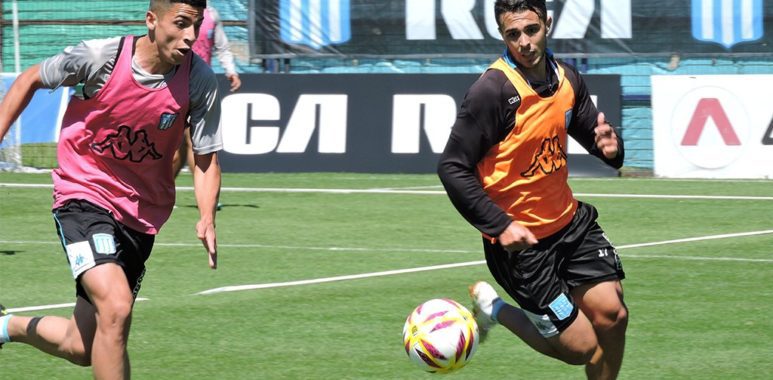 Miércoles de fútbol en la cancha auxiliar - La Comu de Racing Club