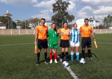 Firmes en la punta - La Comu de Racing Club - El fútbol femenino invicto