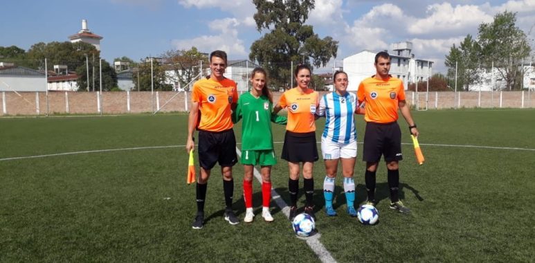 Firmes en la punta - La Comu de Racing Club - El fútbol femenino invicto