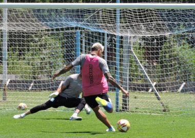 La pelota como aliado - La Comu de Racing Club - Práctica en el Predio