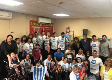 Racing Solidario visitó Casa Garrahan - La Comu de Racing Club