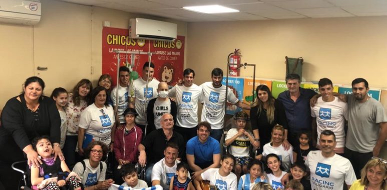 Racing Solidario visitó Casa Garrahan - La Comu de Racing Club