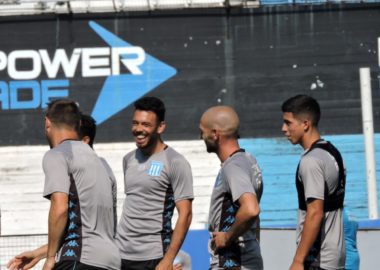 Fútbol formal ante un combinado juvenil - La Comu de Racing Club