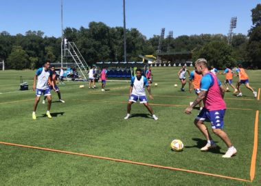 Primer doble turno en Ezeiza - La Comu de Racing Club