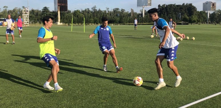 Sigue el doble turno en Ezeiza - La Comu de Racing Club