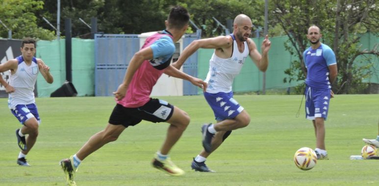 Fútbol formal ante la reserva - La Comu de Racing Club