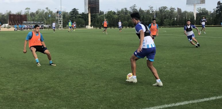 Jueves de fútbol ante la Reserva - La Comu de Racing Club