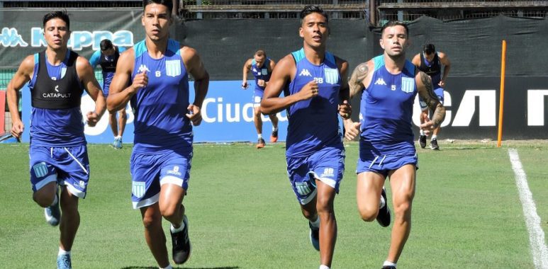 En la recta final - La Comu de Racing Club - Prácitca en cancha auxiliar