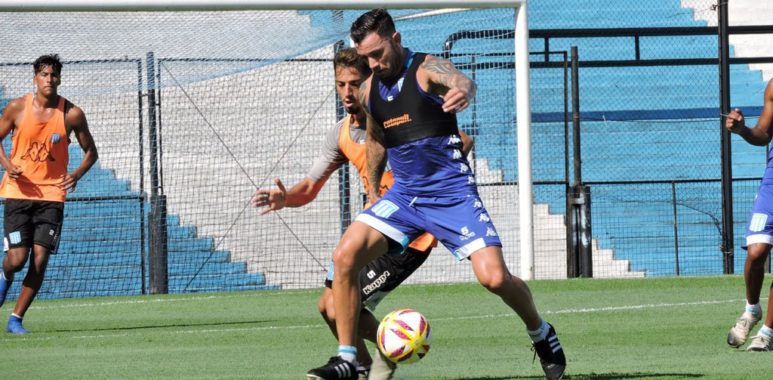 Fútbol formal ante la Reserva - La Comu de Racing Club