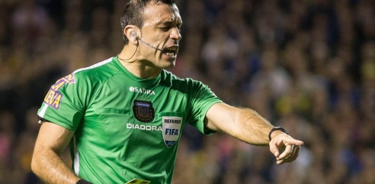 Jorge Baliño el árbitro ante Colón - La Comu de Racing Club