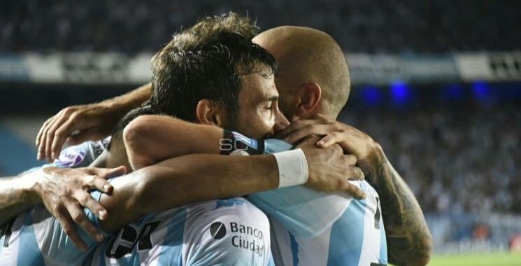 Figura: Los huevos del equipo - La Comu de Racing Club