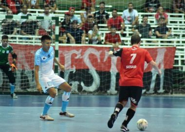 Futsal - Arrancó con el pie izquierdo - La Comu de Racing Club