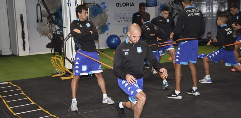 El campeón arrancó la semana La Comu de Racing Club