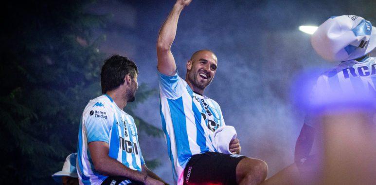 La locura del campeón - La Comu de Racing Club - Lisandro López