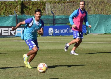 La Academia no se va dejar Pinchar La Comu de Racing Club