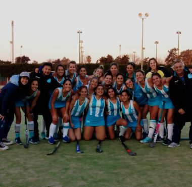 Debut con victoria para Las Titas