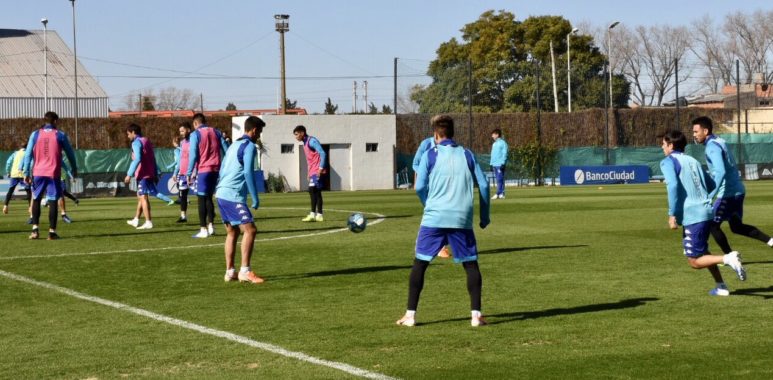 La Academia lista para visitar a Vélez