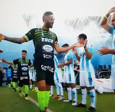 Racing Defensa árbitro
