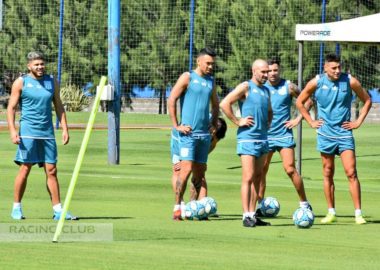 Racing con la pelota como eje