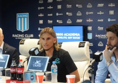 Racing se retiró del mercado de pases