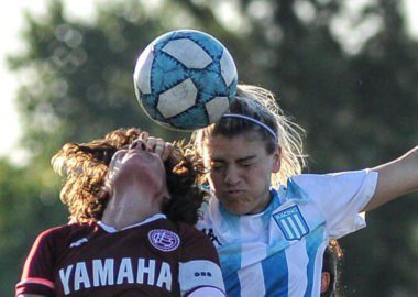 Primera derrota de Racing en casa