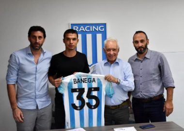 Tiago Banega firmó contrato con Racing