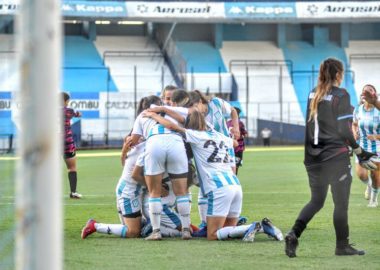 El plantel femenino de Racing, invicto en el Cilindro