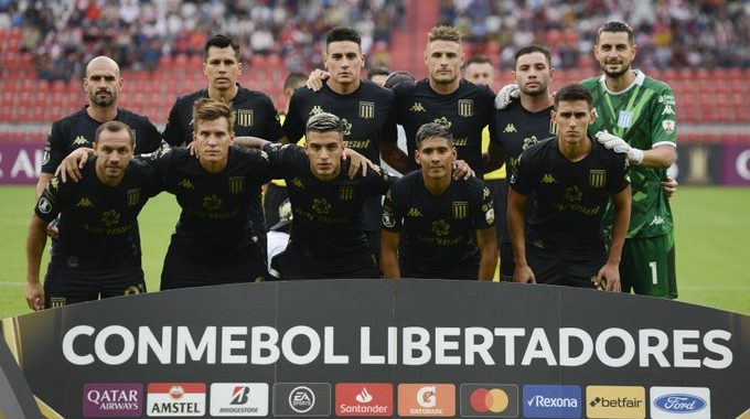 Uno X Uno Vs Estudiantes De Merida Mena Y Diez Mas Racing Club