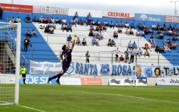 Racing busca un arquero