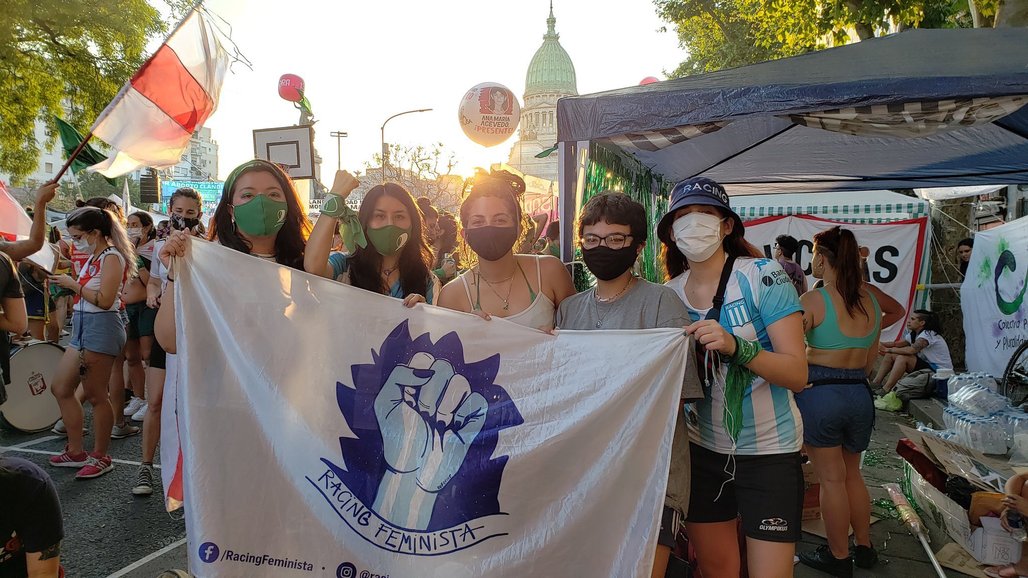 Racing feminista se tiñe de verde