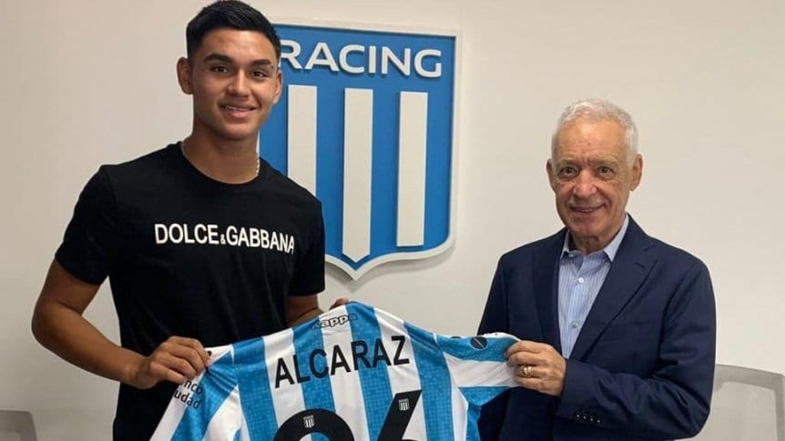 Racing blindó a Carlos Alcaraz