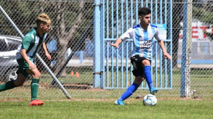 Racing se entrena y busca dos refuerzos más