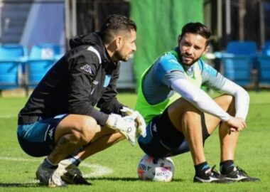 Arias y Mena convocados a la selección de Chile