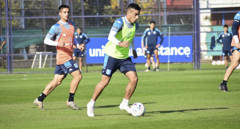 Racing con un solo cambio para visitar a Vélez