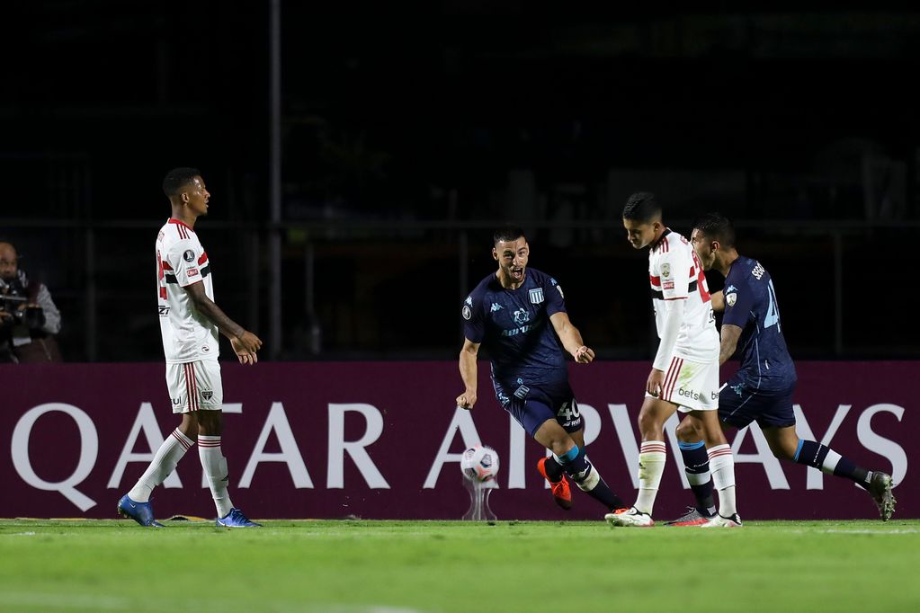 Racing, de cabeza a los Octavos