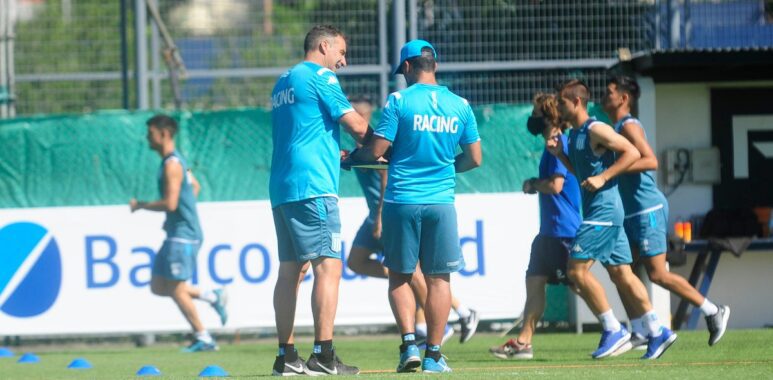 El once de Racing para recibir a Sarmiento en el Cilindro