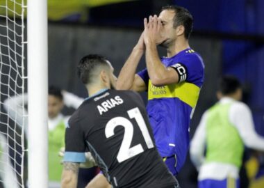 Racing sumó gracias a Arias