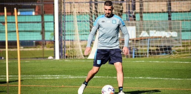 Lisandro López trabajó con normalidad en Racing